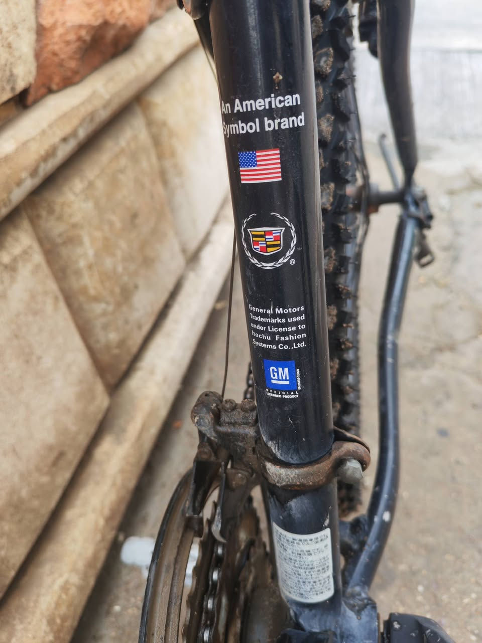 سلام عليكم
بايسكل جبلي (Mountain Bike) ماركة كاديلاك مرخصة من شركة GM العامة. البايسكل وارد ياباني (ستوك). حجم 26  

بايسكل اصلي فريم قوي جدا يتحمل وزن عالي يحتاجلة فقط ترتيبات بسيطة لان چان مهمول 

يحتاجلة صيانة للدبل و كير امامي وخلفي و سرج

رايدة ب 75,000 الف عنوان بغداد زيونة 
ما عندي توصيل
***********
