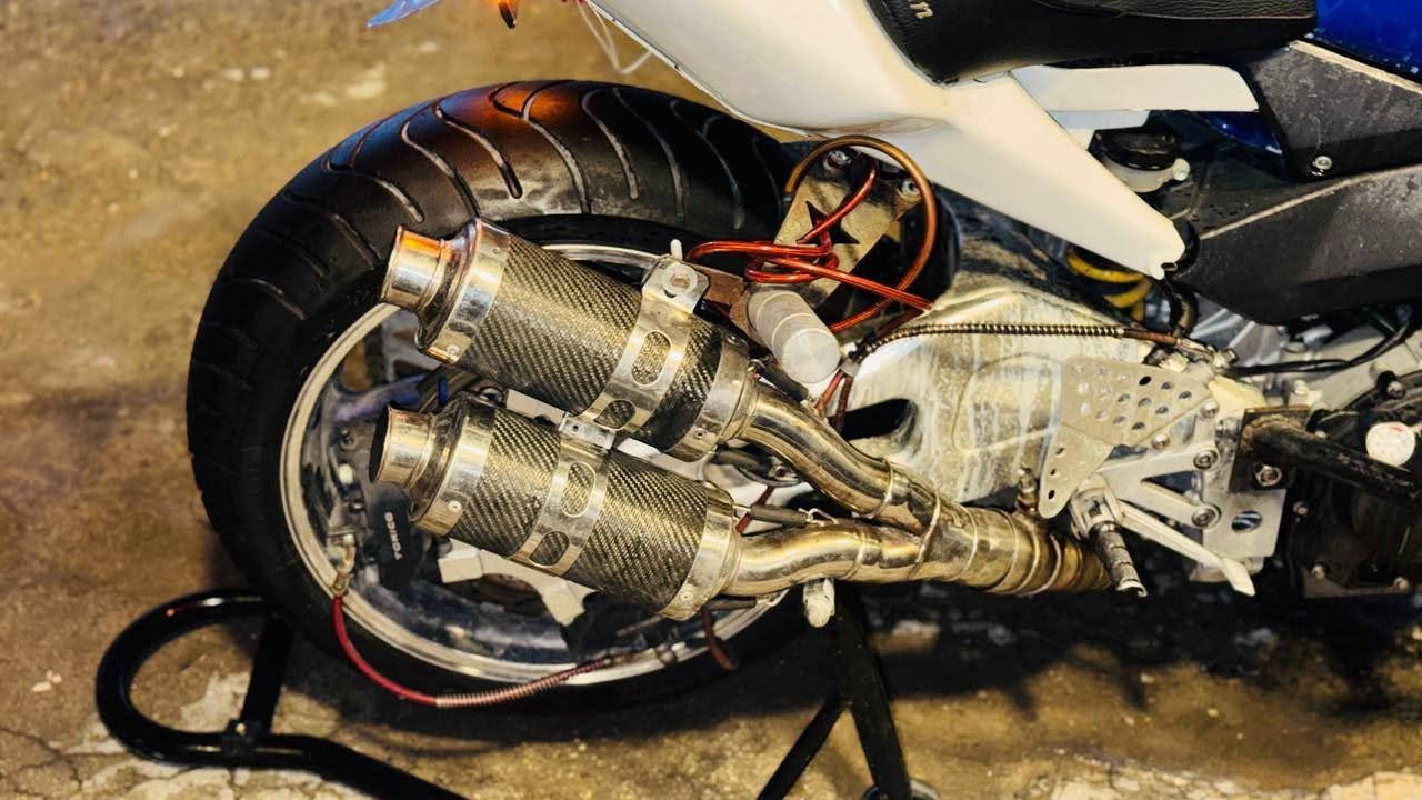 دراجه بطح CBR 954 RR امزوده مال لعب ما بيها عيب بس نضوح وما اعرف وين سعرها مليونين وبيها مجال ***********
