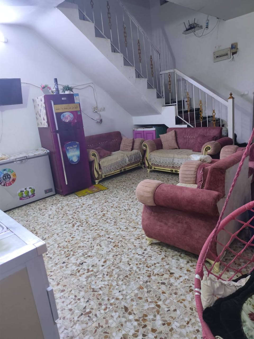 بيت طابو صرف 110م.. طابقين في الحلة، حي العسكري، خلف ثانوية الفرقان..يتكون من:-
 الطابق الاول:- غرفه نوم ، صاله ،صحيات ، هول ، مطبخ 
 الطابق الثاني:- غرفة نوم نظام سويت ، صحيات ، بيتونه چبيره ، سطح 
وصحيات خارجيه...السعر 120 وبي مجال للشراي للاستفسار الاتصال على الارقام التاليه:-
***********
***********..واتس ٱب
