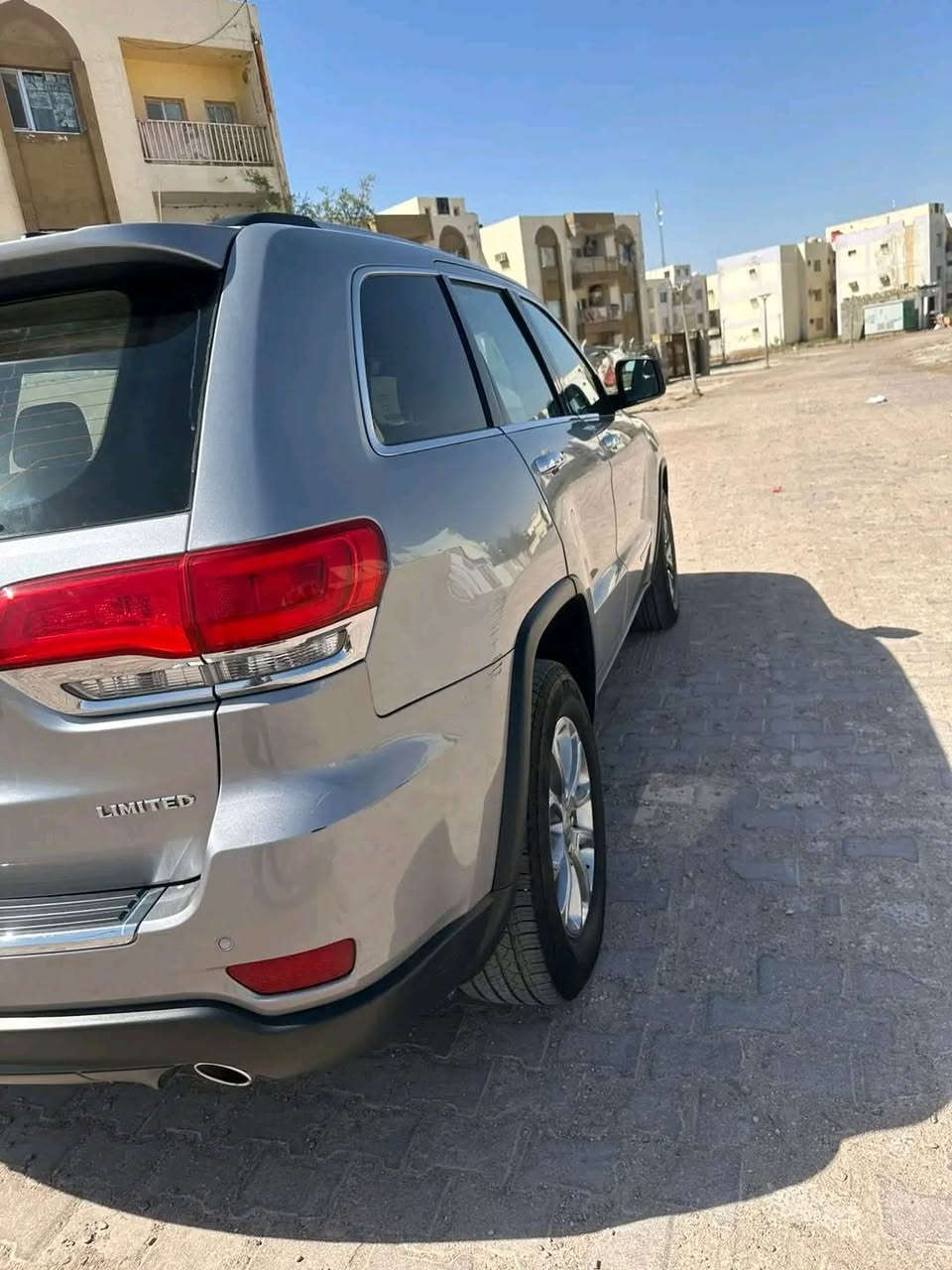 جيب لاريدو ٢٠١٤ فول مواصفات 1 على 1 متومه أرقام وسنويه كفاله من كص وسرقه وتبديل وانتربول مكينه وكير وحداديه وتخم تاير وتبريد ثلج سياره جاهزه بدون نقص مكان السياره ميسان السعر ١١٥ أستفسار على الرقم ***********
