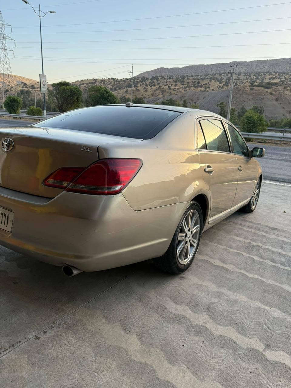 تۆیۆتا ئەڤەلۆن
۲۰۰۷ ئەمریکی 
مەکینە ۲٤۰۰ بیلاد 
317,000 کم ڕۆیشتووە 
مواسەفات فولە بێ سڵاید  
سەقف و شانی بەشەرت هیچی پێوە نیە 
ماباقی پەڵە پەڵە تعدیل و بۆیاغی هەیە 
پەڵە پەڵە کاڵبوونەوەشی هەیە
داشبووڵ و ناوەوی بەجوانی ماوەتەوە 
مەکینە و گێڕ و تەبرید بەشەرت 
سەنەوی لەگەڵایە و بەشەرت نیە
***********
***********
