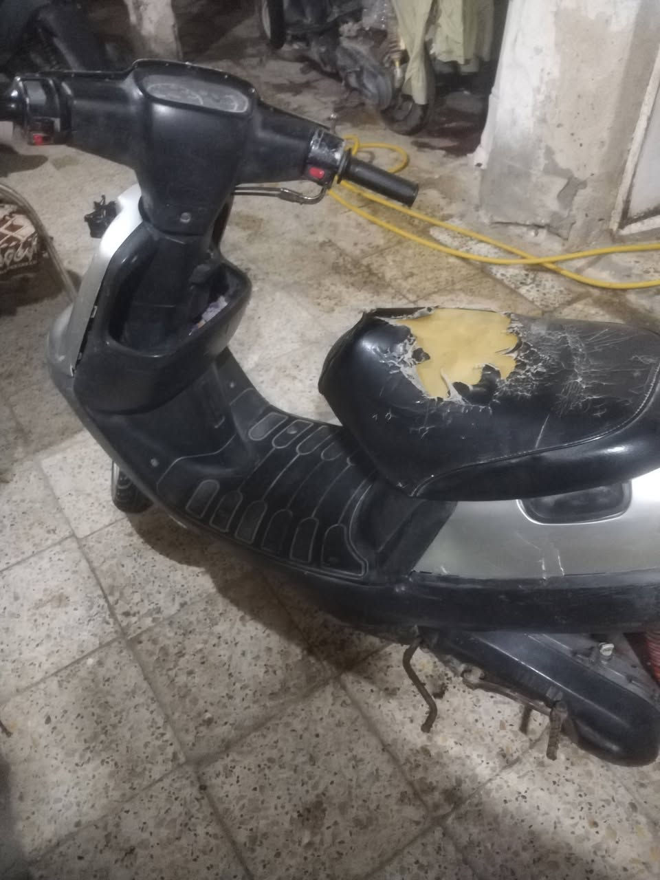 زعره لبيع مكينه حلوه كهربايات شغله ليت هورن عوزه باتري 180 او بيه مجاله بصيط لطيبين او فدوه لتكلي شبيه مابيه ***********
