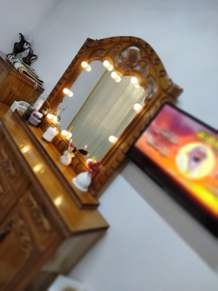 غرفة نوم للبيع خشب ثقيل +بلازمه32
***********
