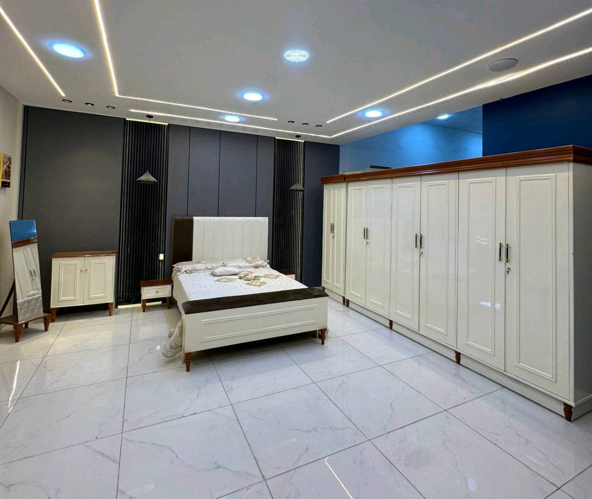 حصرياً موديل ميلانو 💢   

السعر مليون و100 الف دينار فقط 😍

غرفه نجاره عراقي شغل قتصاديه 🛌

متكونه من 10 قطع مميزه 

الكنتور ارتفاع 240 طول 320 

مع الزاويه مجموع الطول 4 امتار 

السمك الخارجي للغرفه 5 ملم انديف

والسمك الداخلي 3 ملم معاكس ابيض

مع مرايه قيافه وطابوريه  🎁 

سعر الشازلون الخزان 75 الف 

سعر الشازلون المقعد 50 الف

متوفر توصيل وشد داخل بغداد 😊

متوفر توصيل وشد لكافة محافضات العراق 🇮🇶