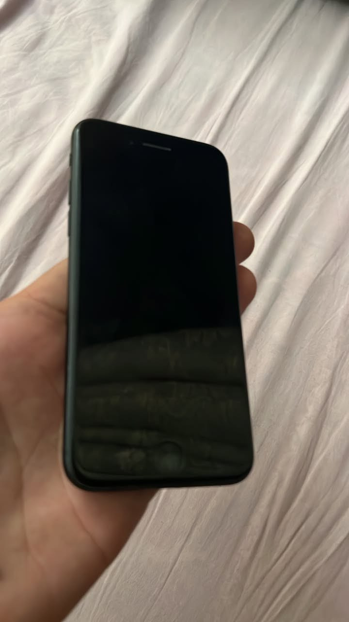 للبيع
 سفن عادي الي يفيده شاشه اصليه وشاصي تفصيخ يعني 
هاي يطفه ويشتغل بي مشكله ما اعرف شنو هيه على وضعه 
بغداد كراده ***********

