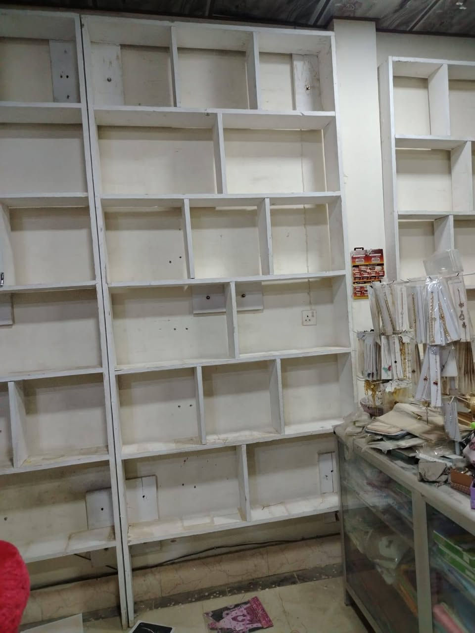 السلام عليكم
 بيع مستعجل 4 رفوف خشب لوح نضاف جدا 

أول رفين  نفس القياس

الارتفاع 297
العرض 129

الرف الثالث

ارتفاع 216

العرض 134

الرف الرابع

الارتفاع 130

العرض 120

سعرهن كلهن ال 4 شلع ب 85 الف وبيهن مجال بسيط للاتصال على الرقم

***********
