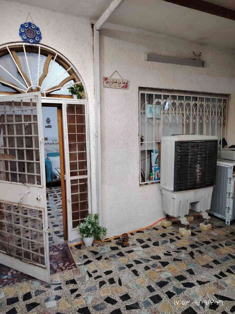 دار للبيع ملك صرف المساحة 75 متر طابقين بناء نظيف مسلح رئاسة المعلمين الهياكل محلة 751 زقاق 64 للاستفسار التواصل على الرقم ***********
