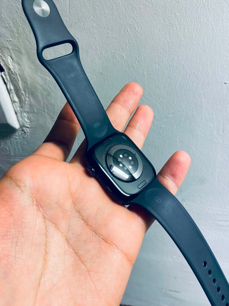 Apple watch series 11
حجم الكبير 46mm
بطارية 100🔋
مشحونه فقط مرتين مرتين فقط 2 
اللون Black
تاريخ تفعيل ساعه قبل اربع ايام 
بعده بل ضمان 12 شهر 
ساعه صارلي سبوع من اخذته وملبوسه مره وحده او مرتين 
السعر 450 بيه مجال بسيط 
مكاني زيونه 
***********
