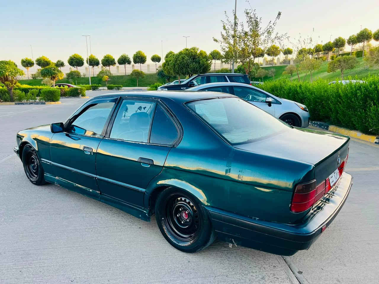 سەرەتا بەناوی خوا ماشاللە لەماڵی هەموو لایەک 
BMWبۆفڕۆشتن 
نموونه يي نيه له جوانيا
مۆدیل 1991 به شه رتي مالي مه ده ني نبيت دزياري نبيت پاره ي كه سي تيا نبيت
مووس وً براوه ش به شه رتت   
مکینە 520  كپس گیڕ عاديه   به شە رتي گيرو مه كينه هه لمي نيه
كاره باهي هه مووگياني ئيش دكات 
دوو جام كاره باهيه  لآيتت زينونه  گيچه  كاني هه مويي ئيش ده كاتت
گه رمي و سيدي هه موو شتيكي مزبوتت 
چوار تايه و ويلي زور باشه
سه ياره كي تا بليت توندوو تووله مالي دوسته 
هيچ ده عمو ليدراوي نيه پيشو دواهي كه پسه
نرخ (( 17گلا معامه له يكي برايانه)) 
***********
***********
