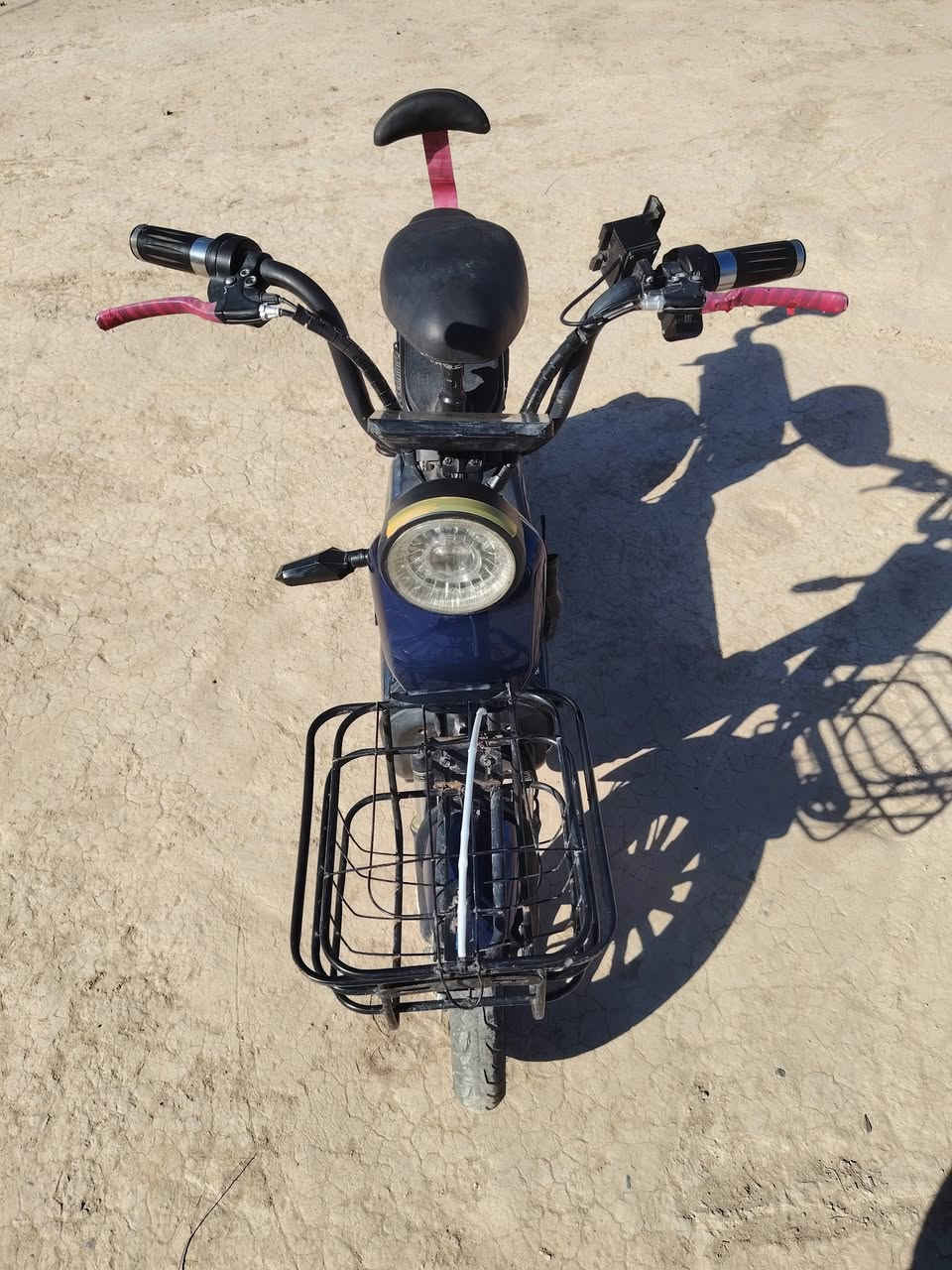 لبیع بایسکل شرط مآبی شی  مکانی دیالا سعر 250 وبی مجال ***********
