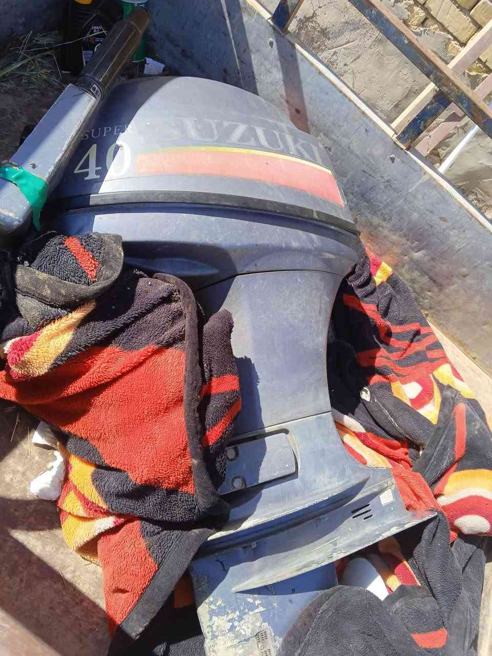 بلم فايبر جديد طول 5 ونص مكينه 40 جديده مامفتوح لا كير ولا محرك *********** مكان كوت
