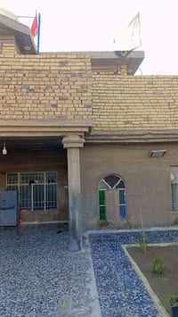 دار للبيع منطقه ل5000 مساحه البيت ٢٠٠ متر طابقين  ب طابو  قربه صوره ال...