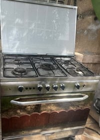 عندي هذا طباخ للبيع كلشي ماابي بس شلت بيت والبيت مطبخه صغير واشتريت طب...