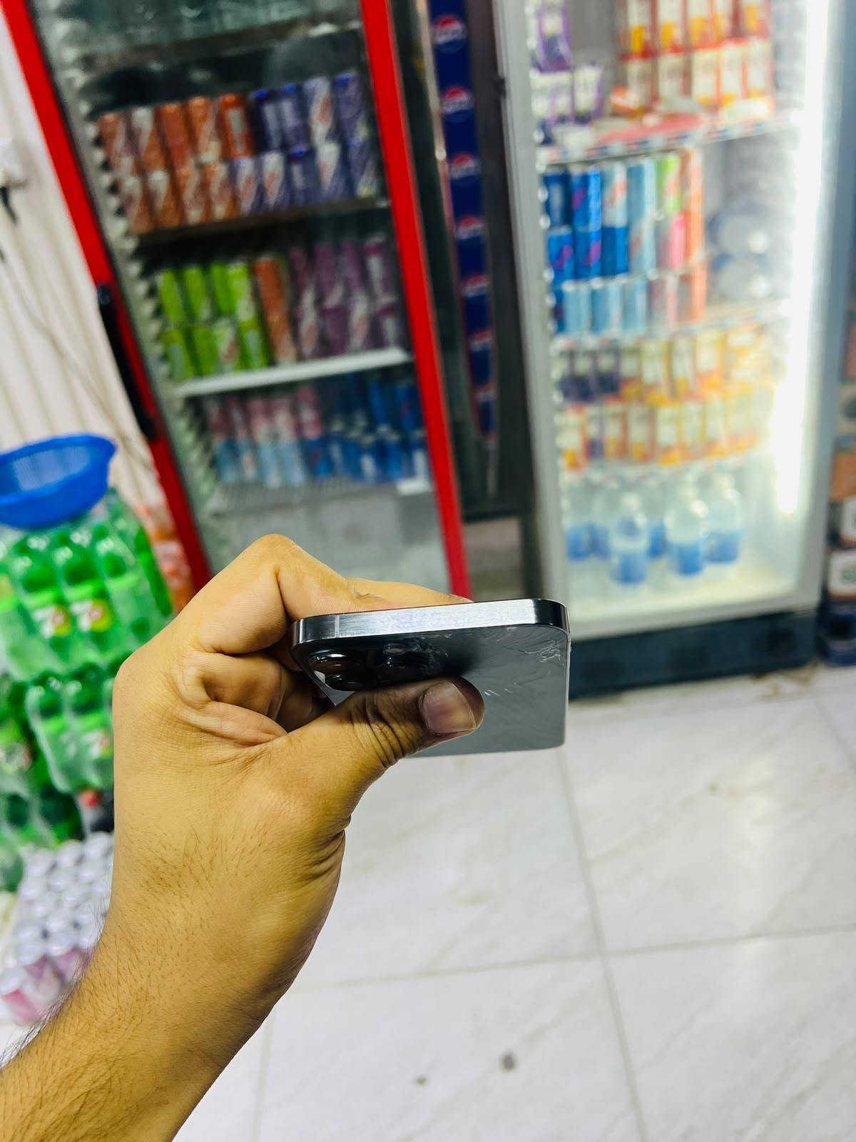 سلام عليكم
ايفون 13 برو ماكس
ذاكره 256
بطاريه 76 بلاديه
لجهاز مامفتوح 
فقط ضهره مكسور 
مابي ولا ضربه ولا خدش 
شرط نروح نفحصه بل مكتب ليعجبك 
سعر 550 وبي مجال حك جيتك 
مكاني تكريت لديوم قرب فلكت شارع ستين 
***********
