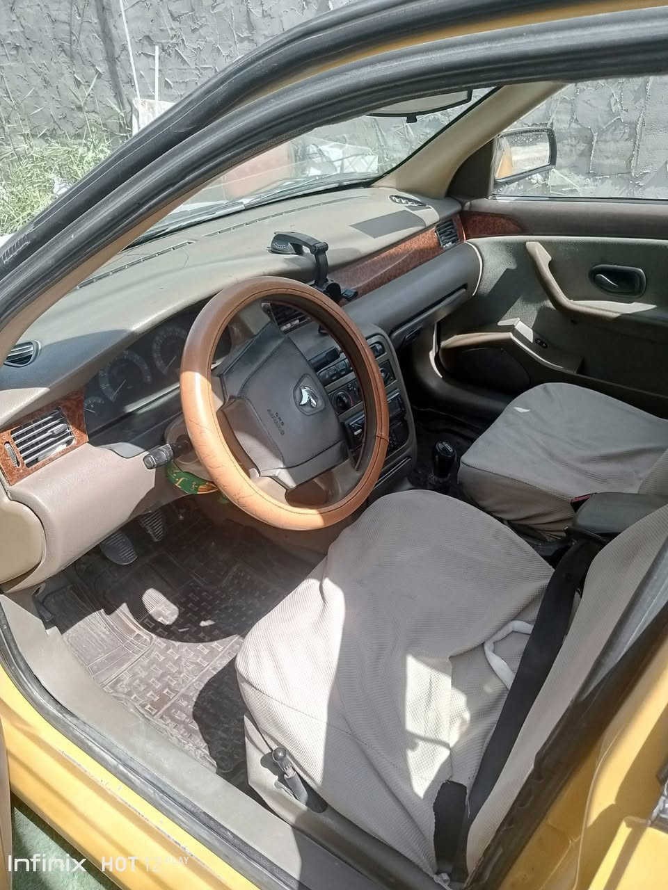 السلام عليكم سياره سمند البيع مديل ١٢ رقم دولي تحويل مباشر سياره نضيفه تبريد شغال مكينه وكير خير من الله سياره خير من الله.السعر 32 وبيهه مجال مكان بغداد التاجي الرقم ***********
