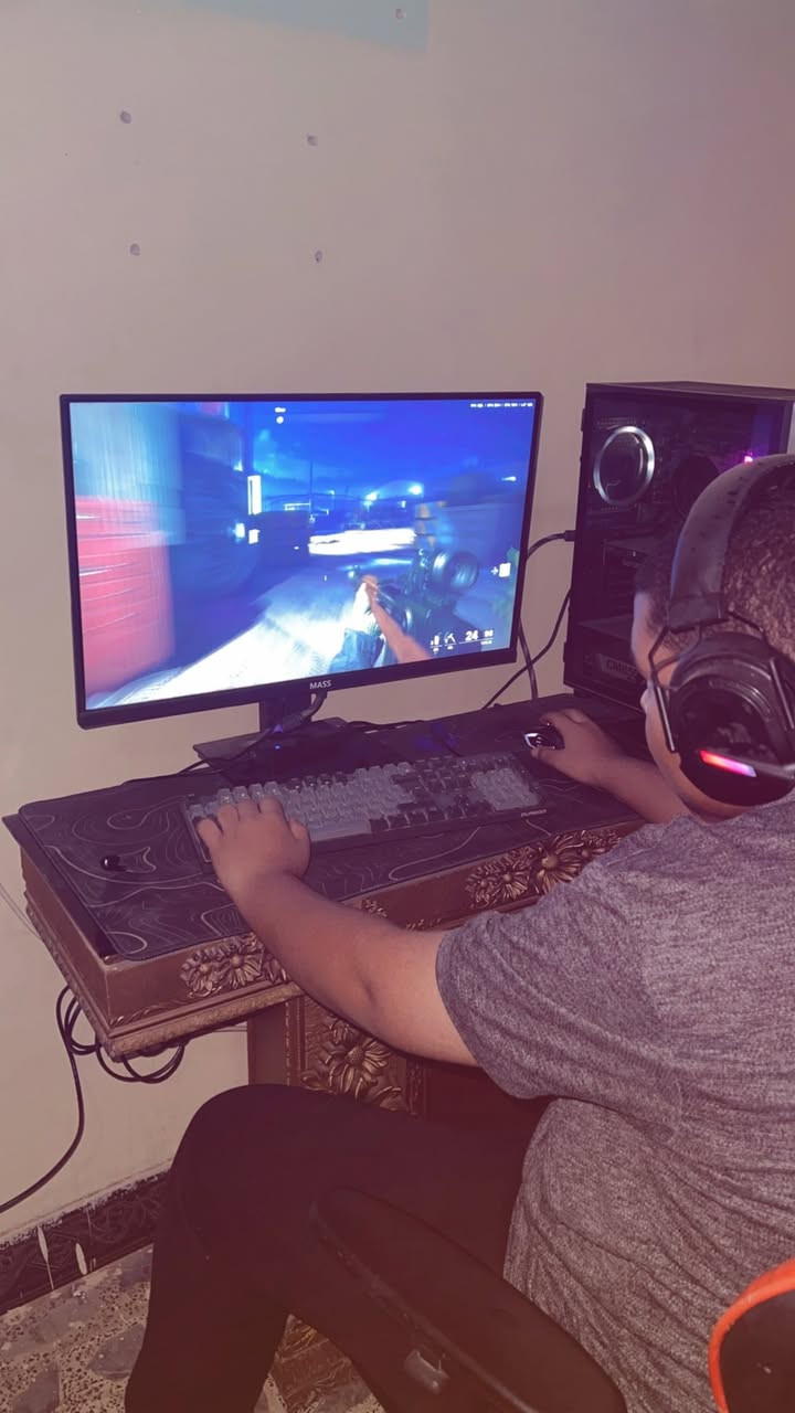 سلام عليكم يتوفر تجميعات مال بيسيأت او
كيسأت
تتكون التجميعة من
كيس كامل و شأشه كيمنك و كرسي كيمنك و موس و كيبورد و سماعات كيمنك و جلده ثنين
استعمال قليل شهر واحد
تجميعه مال لعب ؤ دراسة
سعر 700 و قأبل للتخفيض حك الجيه
رقم التواصل ***********
H1
)
