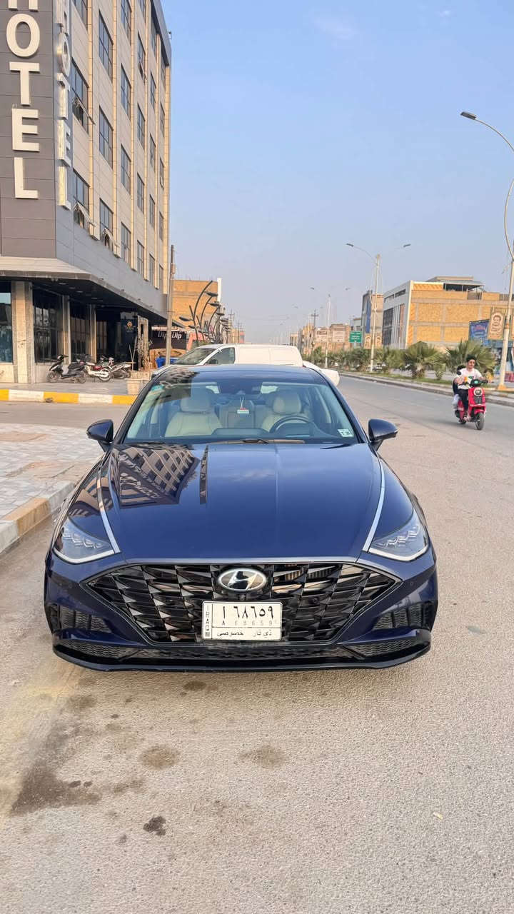 السلام عليكم 
للبيع سوناتا 2021 ليميتد 
وارد امريكي تقرير غرق 
وصار بيها حادث بلعراق تبديل باب نفس اللون وتصليح بل هلال مال الجاملغ 
ماشيه 50،000
رقم ذي قار معوقين
المواصفات 
كشنات تدفئه تبريد 
كاميرات 360 
بانوراما 
داخل جلد 
عداد ديجيتال 
كاميرات بل مرايا
تتقدم وترجع بالبصمه 
رادار امامي 
رادار خلفي 
اوتو بارك 
قياده ذاتيه
تحديد مسار 
ابل كاربلاي
تشغيل عن بعد 
داتا شو 
شفتات ستيرن 
اوتو هولد 
 
العنوان الناصريه 
للاستفسار ***********
