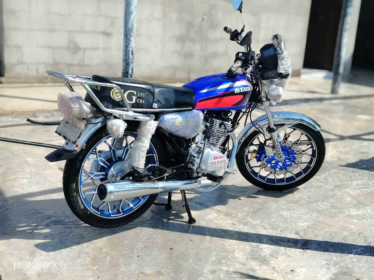 سلام عليكم 

موديل 25 ✅

موطور ساڤين✅ 

محرك 150✅

محرك شرط ما مفتوح ✅

كهربائيات كلها شقاله ✅

سويج ريمون عن بعد شقال بصمه شقالات منفيس بي ✅

موطور كلوو شرط ✅

800 وبي مجال للشراي ✅

مكاني الحويجه الحلوات ✅

الرقم ‏‪***********‬‏✅
