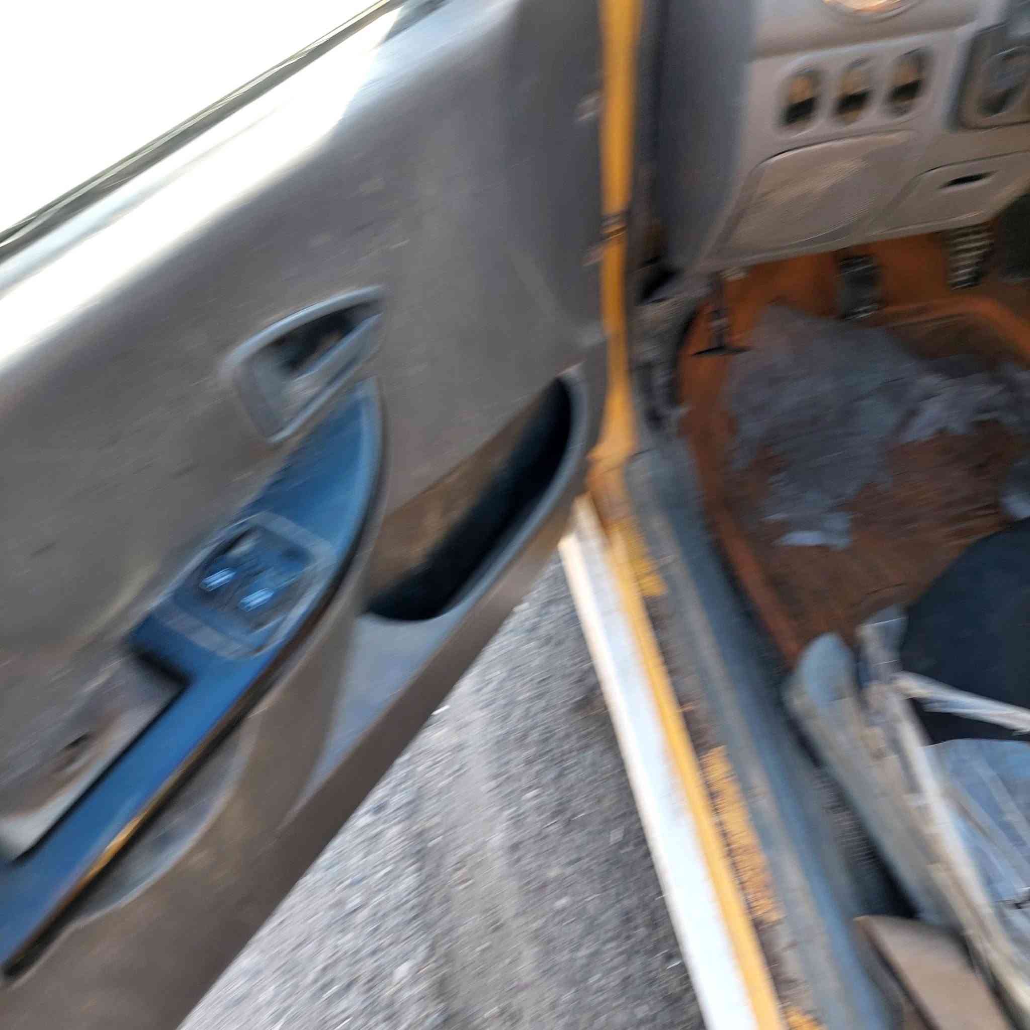 موديل 12 السعر 15 العنوان الحرية شارع الدور العريض هاتف ***********
