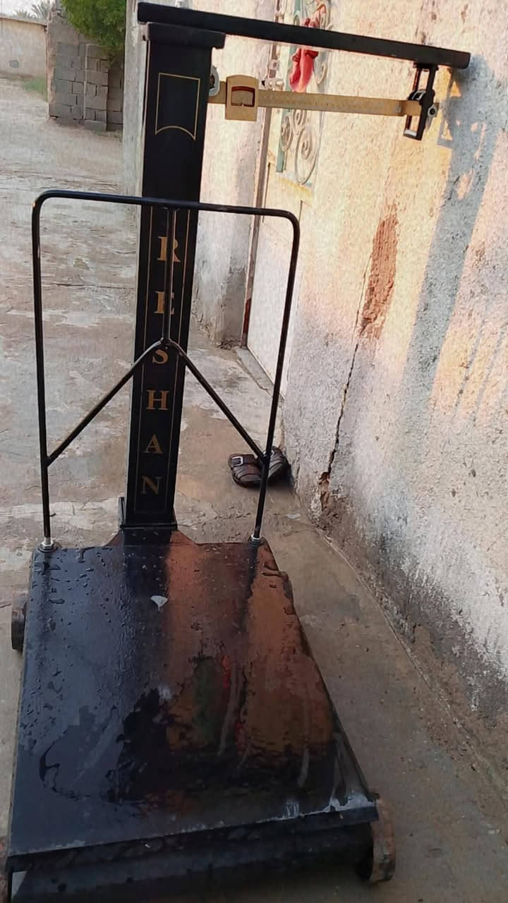 ميزان مالت علوه.  حبوب.   وزن 300 كيلو.   جديد ما مستعمل.    سعر 450.     مكان شحميه قريه 9.  ‏‪***********‬‏
