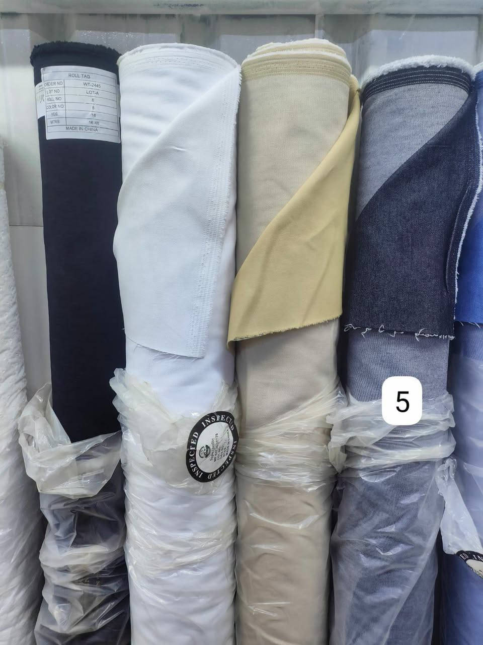 كابوي جينز / العنوان شورجه سوق المراديه واتساب ***********

نص مكتوب في الصور:
- 9 7 4 8 10
- 5
- 9 7 4