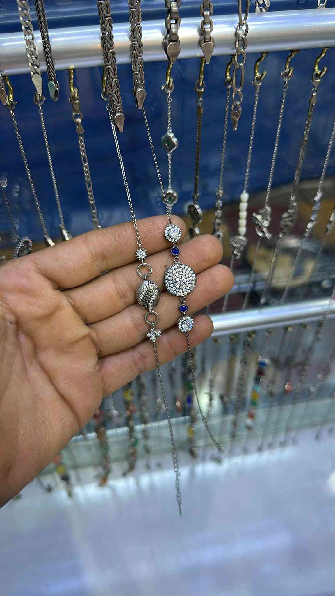 فضة ٩٢٥ • كمية كاملة