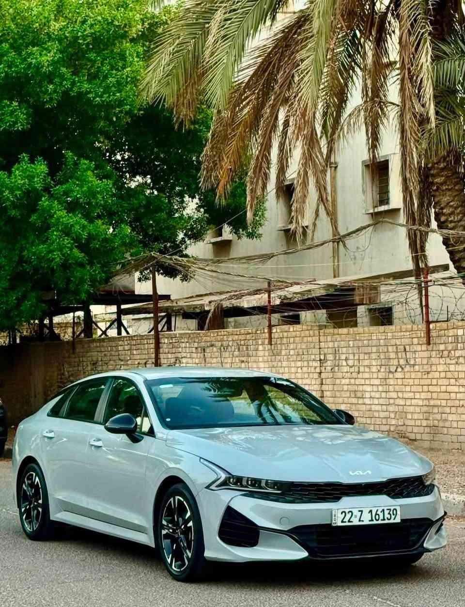 السلام عليكم 
كيا K5 GT-Line موديل 2023
وارد امريكي رقمه اربيل الجديد #باسمنه 
تحويل مباشر 
حادثه جاملغ امامي وشويه من البنيد 
حادثه جانبي مو امامي 
#شواصي_مكفوله 
ماشيه 53 الف مايل 
المحرك: 4 سلندر بسعة 1.6 لتر توربو
كير : أوتوماتيكي 8 سرعات 
4 ويل AWD
لايتات اماميه خلفيه LED ولد نهاري امامي 
مري جانبيه شفط
كشنات كهرباء جلد  احمر SynTex مختمه شعار  GT-Line
فول تحكم استيرن 
استيرن رياضي D-Cut
تبريد قطعتين
تشغيل عن بعد
دخول ذكي
شاشه كار بلي 10 انش 
شحن لا سلكي 
نضام صوت Bose
نضام تحذير تصادم 
نضام تحذير نقطه عمياء
حساس امامي وخلفي 
كامرا خلفيه 
نضام تثبيت سرعه
رادار 360 درجه 
ويل رياضي 18 
السياره جاهزه ومكفوله 
كير ومحرك وحداديه وتبريد وكهربائيات 
جاهزه واي نواقص مابيه 
استخدام شخصي 
السعر 175 وبيه مجال 
عنواني بغداد 
متواجد واتساب 
***********
