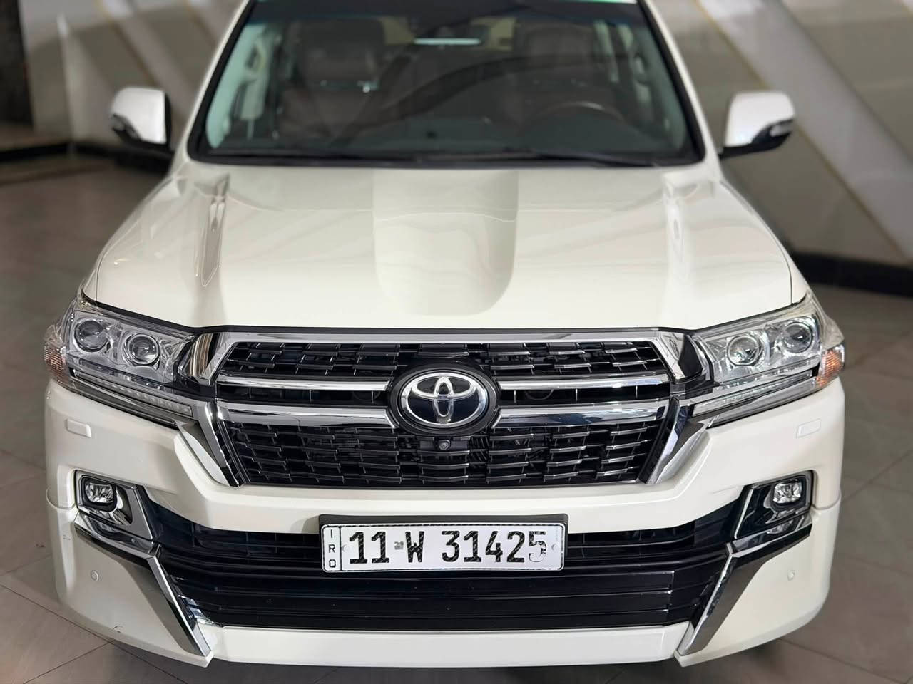 السلام عليكم للبيع لاندكروز 2017 فئة VXS بريم 

محرك 5700 V8 
جكات 
ستيرن كهرباء 
خزن ميموري 
كشنات كهرباء 
جنطةًكهرباء 
كشنات تدفئة تبريد 
دبل جنطة كهرباء 
شاشات 
4 كامرات محيطية 
وهوايه مواصفات بيها 

ملاحظة // السيارة بيها بارد بسيط

مكان السيارة بغداد 

للاتصال // ***********
