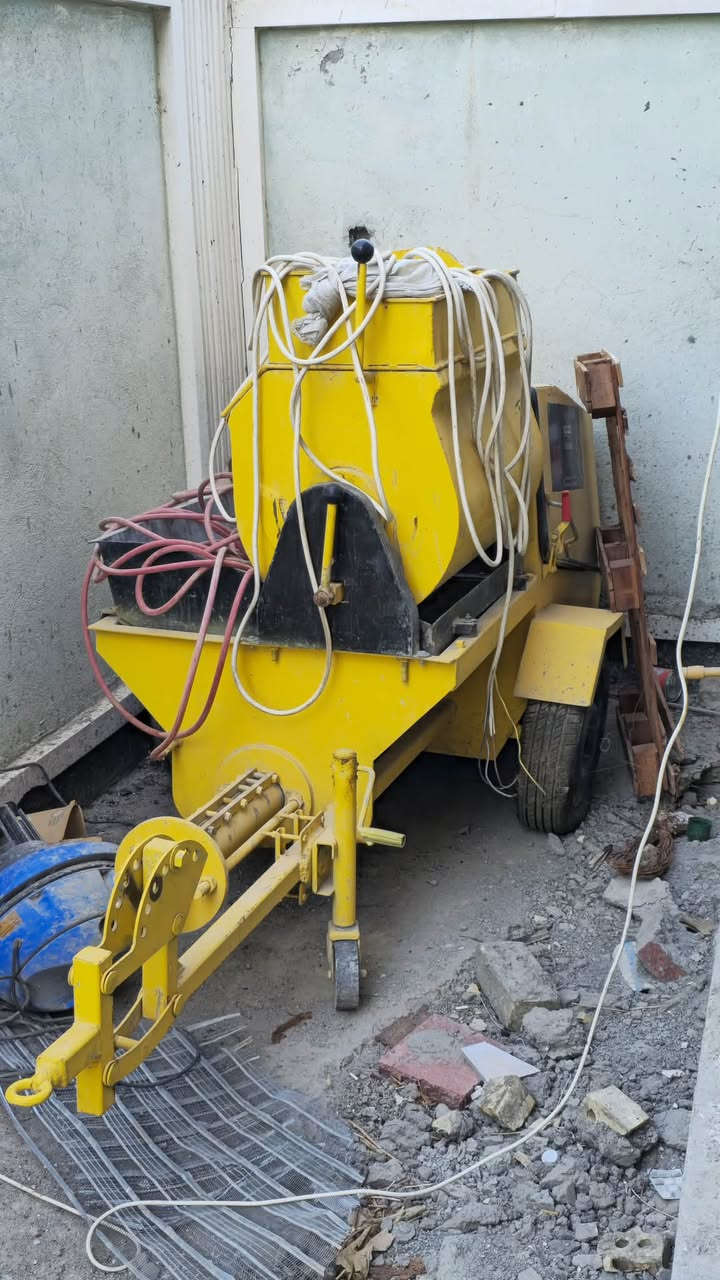 مكينة لبخ وطرطشه • جديدة • كهرباء