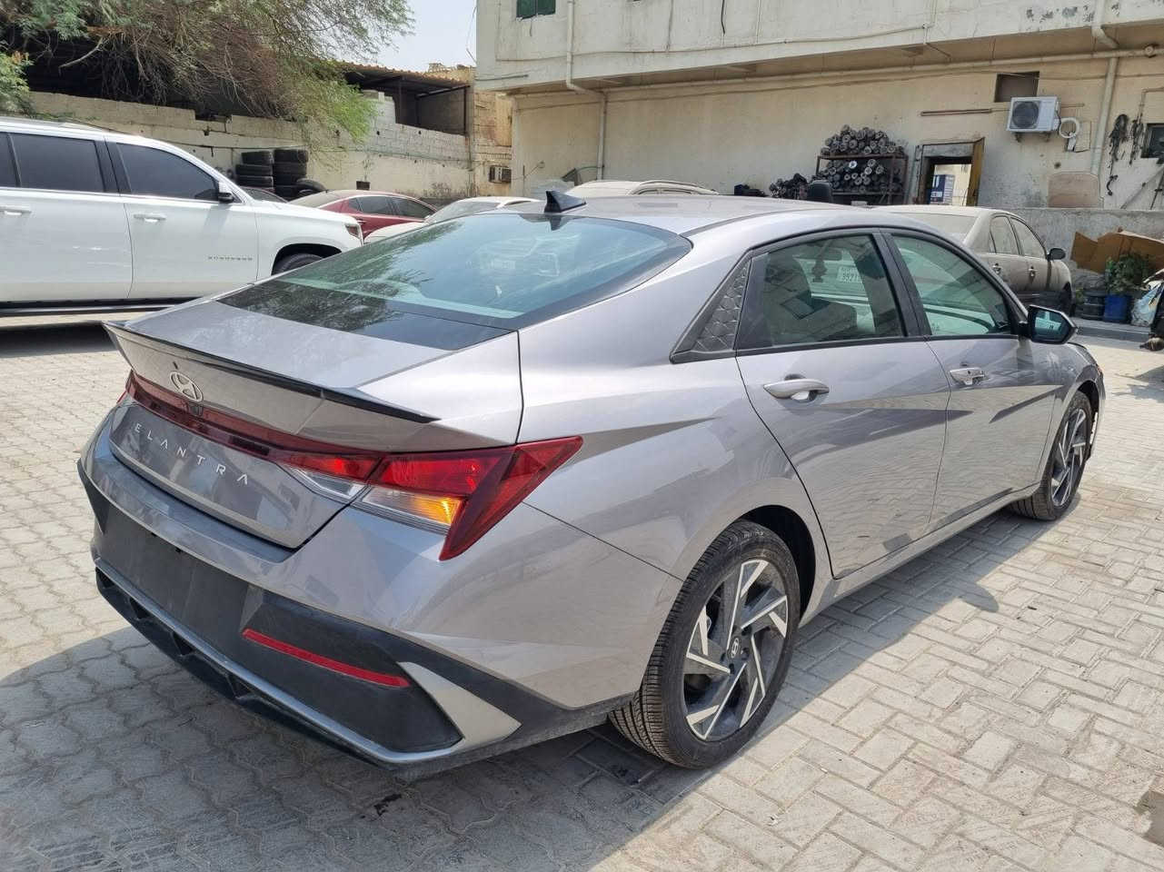 السلام عليكم
هيونداي النترا 2025 فول بصمة تشغيل وابواب ، بدون دواخل ، بدون تبديل

2025 HYUNDAI ELANTRA, SEL

2.0L, 4 cyl., 147HP 

وارد أمريكي ، رقم بغداد ، اللون فضي ، محرك 2000 دوش ، شاشة لمس ، بصمة تشغيل ، بصمة أبواب ، تشغيل عن بعد ، نافكيشن ، نقطة عمياء بالمراية ، مثبت سرعة ، نظام تجنب الحوادث مع تحذيرات النقطة العمياء وتحذيرات مغادرة المسار ، كامرة خلفية ، الحادث كما موضح بل الصور، ضربة خفيفة ، تصليح  وصبغ جزء من البونيد ، بدون دواخل ، الارباكات كلهن سليمة ، ماشية تقريبا 11 الف ميل  

السعر 165

رقم بغداد شهداء وكاله عامه باسم بنيه البنيه من بغداد 

بغداد 

رقم الهاتف ***********
