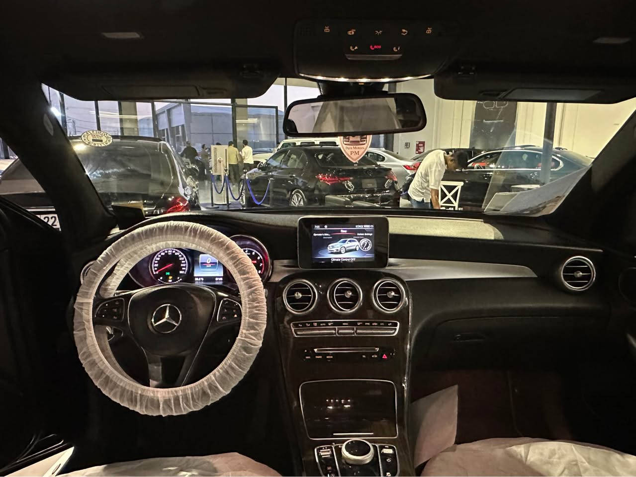 🚘 Mercedes-Benz GLC300 4MATIC AMG 2017 🇩🇪

📍 شوێن: هەولێر
🇩🇪 هاوردە: ئەڵمانیا
📊 کیلۆمەتر: 114,000 KM
💰 نرخ: 215 وەرەقە + معاملە
💵 3 وەرەقە غەرامەی لەسەرە، پاش معاملە دەدرێتەوە

✨ مواصفات و ئیمکانات:

• Mercedes-Benz GLC300 4MATIC
• AMG Package
• 4MATIC – دەبڵ ئەکسڵ
• Panoramic Roof ☀️
• Panoramic Glass بە کۆنترۆڵ دەکرێتەوە و دابخرێت
• کوشنی پێشەوە کارەبایی
• کوشنی Memory
• کوشنی Heated / هیتەر
• کوشنی پشتی کارەبایی
• سوکان کارەبایی
• سوکانی ڤۆلیۆم
• ئاوێنەکان شەفت و کارەبایی
• Cruise Control
• Brake Assist
• Auto Start/Stop
• Traffic Light Start/Stop
• Traction Control
• Paddle Shifters – سوکانی شەفت
• 5 Driving Modes:
Individual / Sport+ / Sport / Comfort / Eco
• تەبریدی 2-Zone
• تەبریدی ناوەندی
• ناوەوەی فۆرمیکا
• سندوقی شەفت و کارەبایی
• 4 دەرگا بەسمە
• جامەکان کارەبایی
• چراغەکانی پێش و دواوە LED و Xenon
• چراغەکان Bi-LED
• 2 شوێنی سارد
• بێ سبوغە بە شەرت

🔧 دۆخی سەیارە:

گێڕ و مەکینە، بەناوکردن، سیستەمی تەبرید و تەقە و ڕەقە هەمووی بە شەرت.

✅ سەیارەکە جاهیزە و بۆ فرۆشتنە.

📞 بۆ زانیاری زیاتر:
***********
📱 WhatsApp / Viber

📍 هەولێر

#MercedesBenz #Mercedes #GLC300 #GLC3004MATIC #GLC #AMG #4MATIC #MercedesGLC #2017 #114000KM #Erbil #Hawler #هەولێر #CarsForSale #UsedCars #MercedesForSale أربيل, العراق
