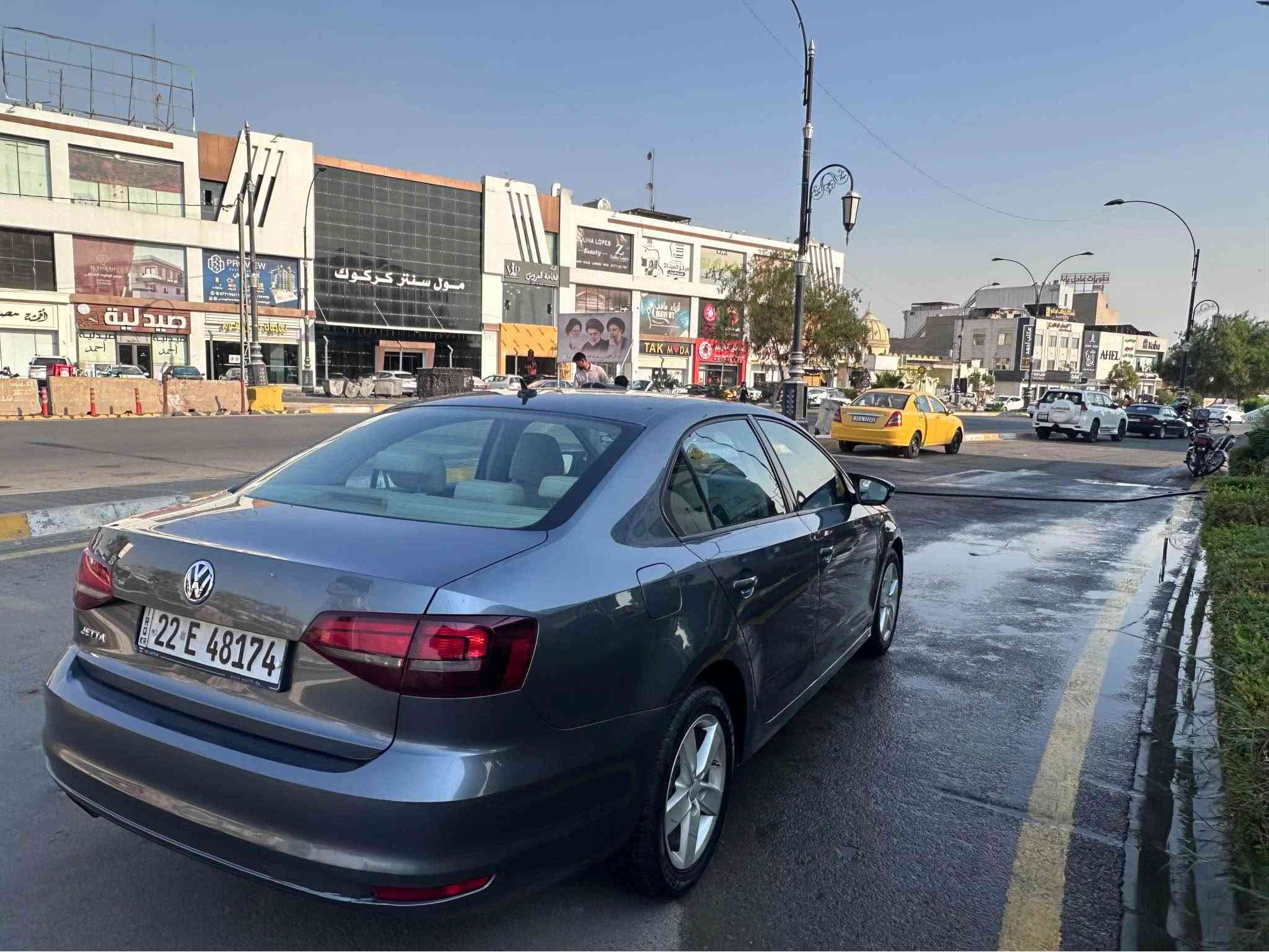 سلام عليكم للبيع Volkswagen  موديل 2016   رقم اربيل رقم سنويه كوله جديد سياره باسمنا
موصفات السياره خليجي
محرك 2000 تنفيس طبيعي 
كير 6 نمرات 
قطعتين تبريد ثلج
مثبت سرعه 
داخل كريمي 
شاشه وكامره 
منظومه زينون 
سياره لايت +  اتو ماسحات اتو 
سياره بيه قطعه ونص صبغ بجم كبس خلف كبس
3 تعديلات بارد صغار كلش
سياره جاهزه من كل النواحي  مابيه نقص 
السعر 97وبيه مجال للشراي
الاستفسار *********** كركوك, العراق
