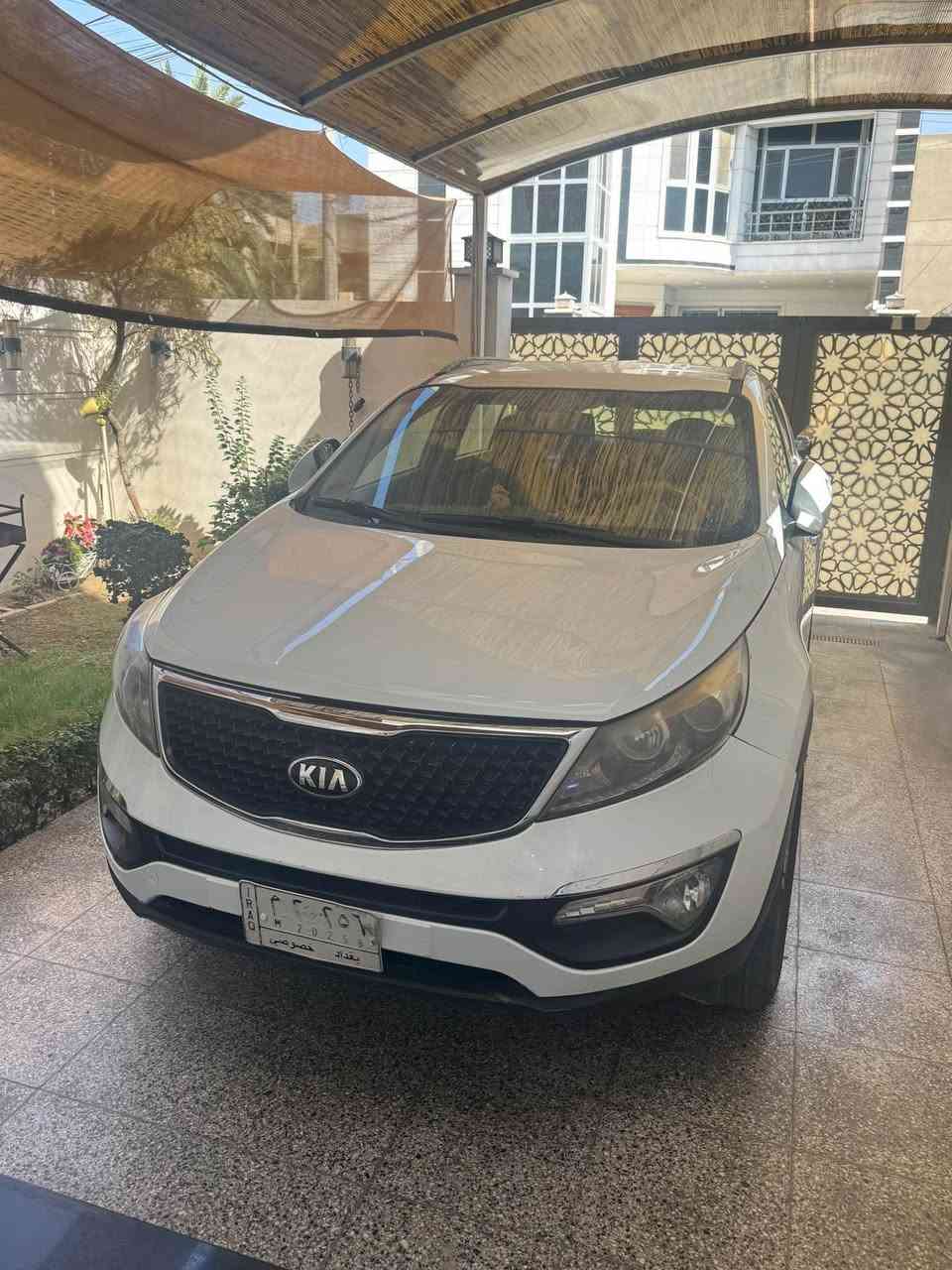 سبورتج موديل ٢٠١٦ 
ماشيه تقريبا ١٣٥ الف كيلو 
محرك GDI 
رقم بغداد 
سيارة بيها ملاحظات بالكشر بسيطه 
سعر ١٤.٥٠٠ الف وبيها مجال بسيط 

رقم التواصل فقط *********** بغداد, العراق

