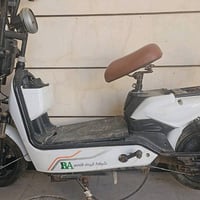 دراجه شحن عوزها بطاريات رايدها ب80 وبيها مجال بسيط