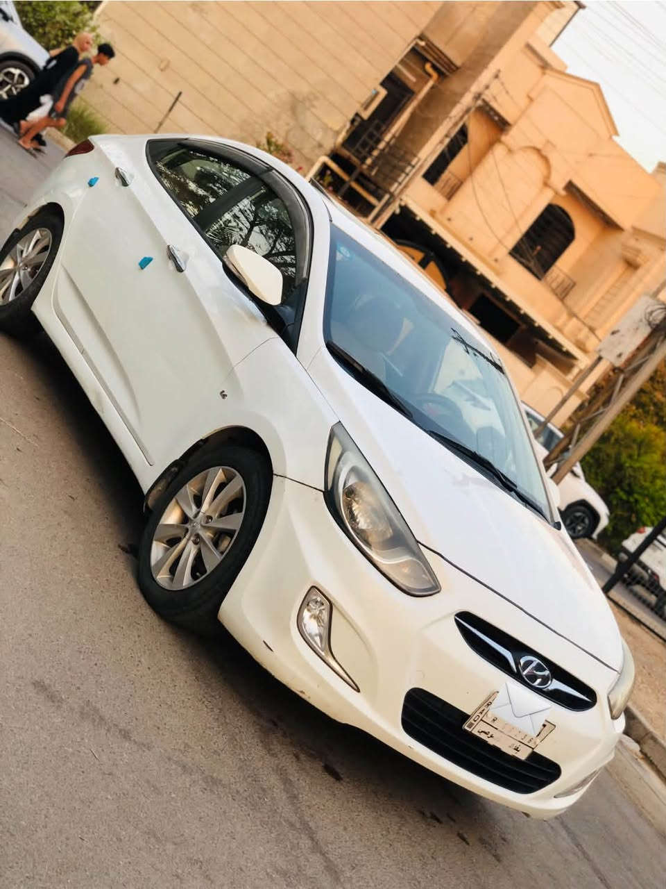 السلام عليكم
هيونداي اكسنت (خليجي) ٢٠١٣  فول
رقم بغداد سنوية لل٣٢ 
مكينة ١٦٠٠ دبل قطرة مكفولة من الحادث بيه فقط (نص بنيد مرشوش بدون دواخل) وشرط الفحص
مكينة وكير مكفولات تبريد ثلج ❄️ صدر وتايرات جديد
ماشية ١٧٠ جاهزة بدون نقص
مواصفاتها /
فتحه (سلايد)
كامرة دوارة وحساسات
ويل كب
تحكم ستيرن
لايتات زنون
مكاني بغداد الكرخ
السعر ٨٩$
***********   وبي واتساب
