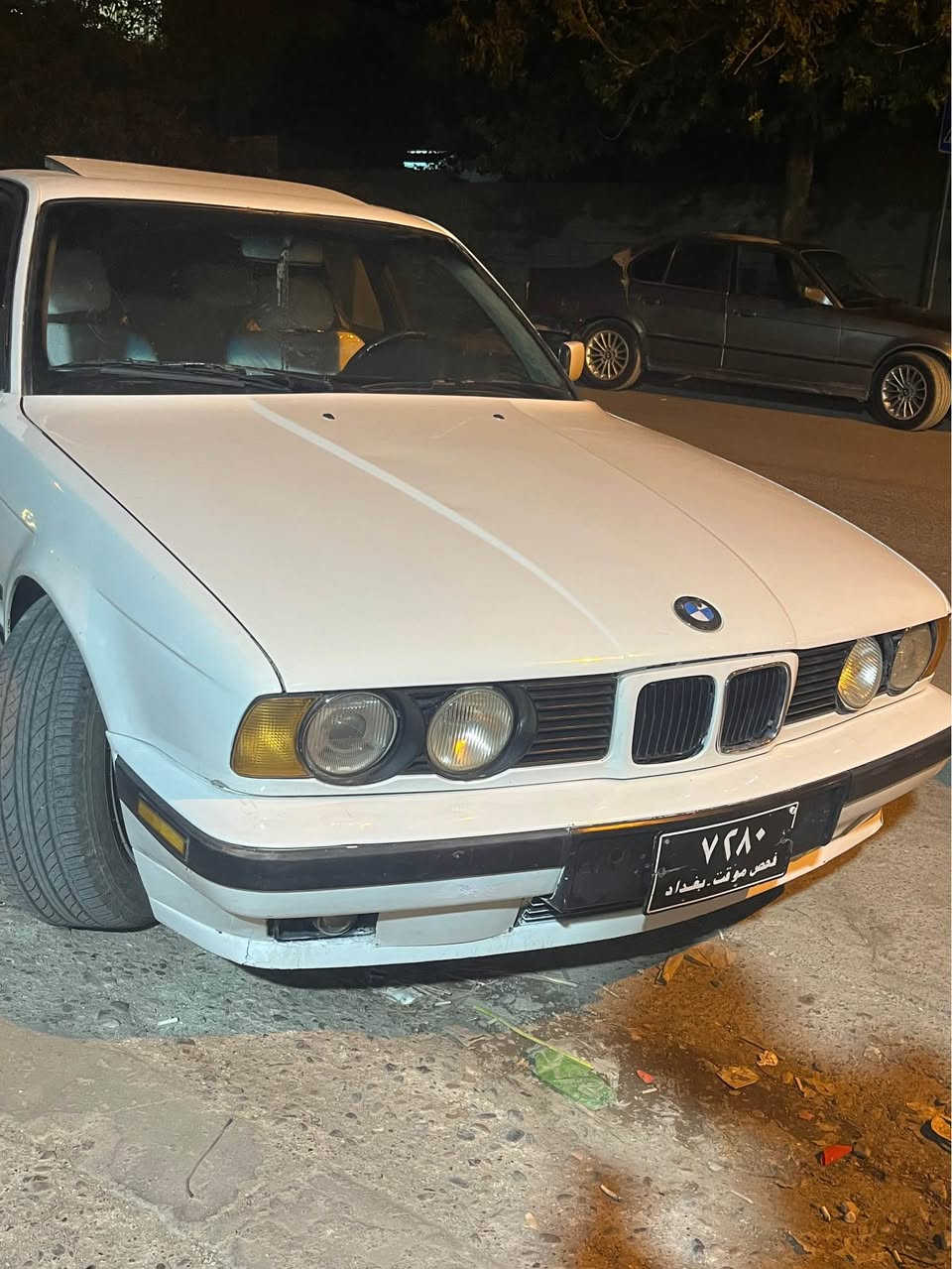 سەرەتا بە ناوی خوا 
BMW 520i 
فول فول بەس گێڕ عادی 
گێڕ مەکینە بە شەرت 
هەیکەلی سەیارەکە زۆر زۆر جوانە 
سلایت 
تەبرید بەس غازی تیا نیە 
٦ کەلە 
سەیارەکە لە قوەتی خۆی بێزارە 
سعرەکەی خوار هەموو بازاڕ 
ڕەقەم تەلوفون 
***********
گۆڕینەوەش بە شتێک بە دڵم بێت. دخان, السليمانية
