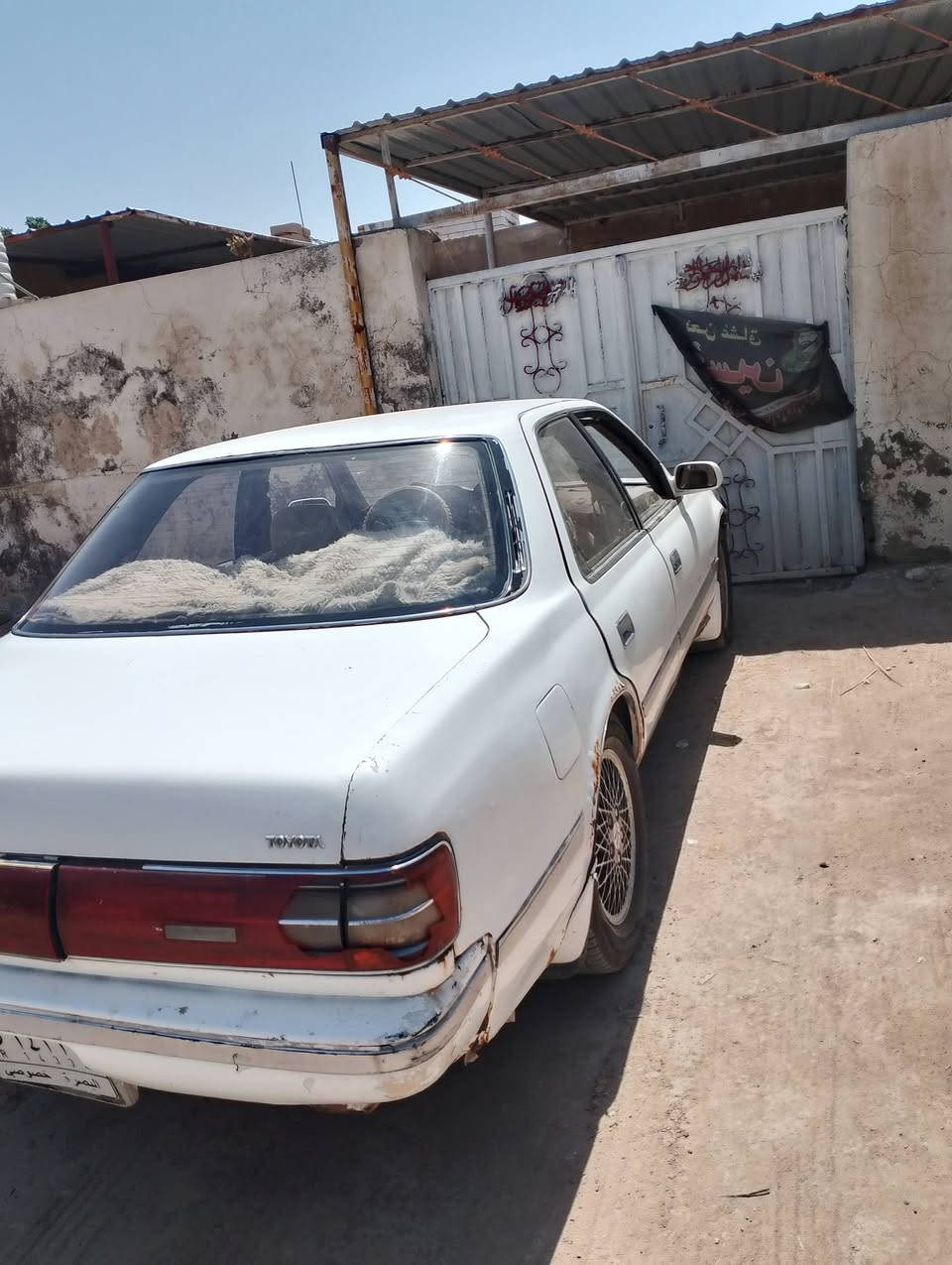 كالسلام عليكم كرسته للبيع موديل 93محرك وكير كفاله حداديه وسط تايرات جدد سياره جاهزه والكشر كدامك اتصال ***********
