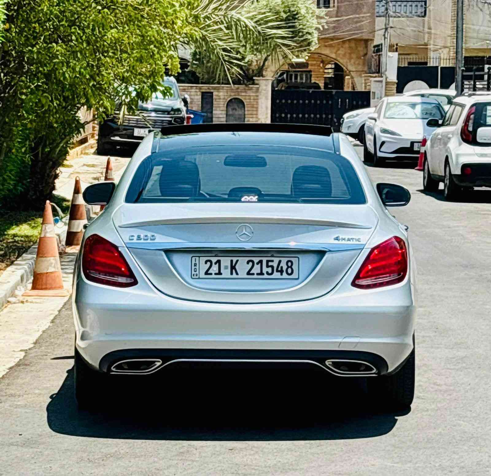 السلام عليكم 
مرسيدس c300 موديل 2017
ماشيه 53 الف وارد أمريكي فول 
(رقم سليمانيه باسمي تحويل ثاني يوم)
مواصفاته :- بنوراما - خمس بصمات - لايت امامي زينون - لد امامي خلفي - كامره خلفيه دواره -ويل حجم 18- نضام ترحيب -مودات قياده - مقاعد اماميه كهرباء - رادار امامي خلفي جانبي - تحديد مسار - ستيرن كهرباء 
سياره كلش جديده او حلوه او بدون اي نقص صور حادثه موجوده بل منشور بيه نص بند صبغ او نص جاملغ او جوه المرايا باب السايق ايرباك ستيرن او برده راجع سستم شرط او ع فحص او بيه سونار يم قحطان الصفار و بدي كار  
مكان السياره المنصور 
***********
