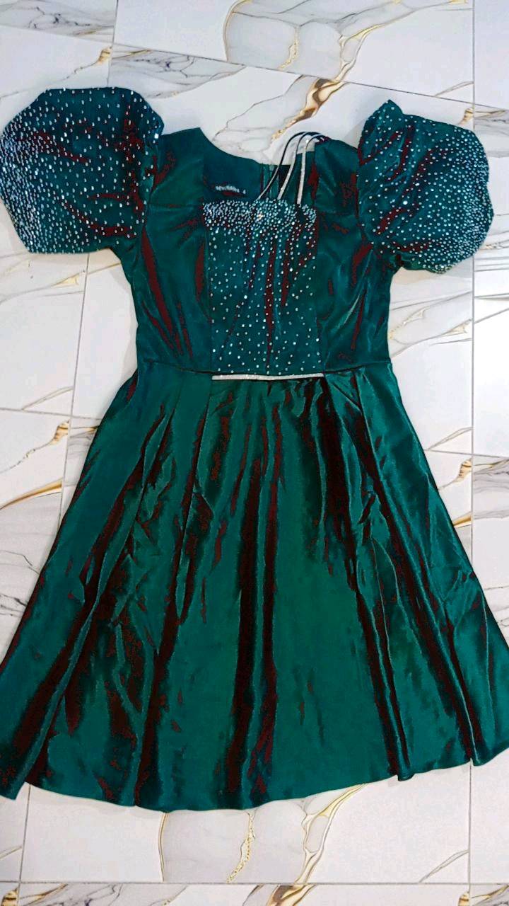 فستان ستين • كلوشة • ملبوس مرتين