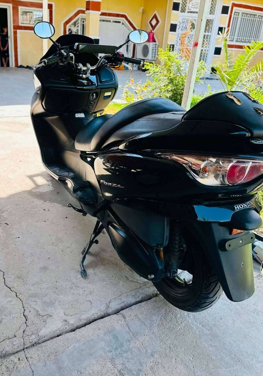 يا آلله 
سلام عليكم للبيع او مراوس دراجه هوندا فورزه 🏍 🏍  9،0 كرستال آصل مكينه كير جدد مكفولات كير فول موصفات 
كير 4 تحويلات 7 نمر 
بصمه ✅
ستان صفح كهرباء ✅
سايد بريك ✅
دبل جكمجه ✅
بكلايتات كرستال لد ✅
كلوب جنطه ✅
بريك أمامي خلفي دسك جدد✅
لايتات كرستال 
كهربائيات كلها شغاله كيج بانزين كيلو متر رون كيج حماوه كله بلادي ✅
حماوه نص عدل ثابته ليل نهار ☝
دراجه جاهزه على آخر حبايه مابيها نقص برغي نكره سلف مكاني (ديالى الخالص) للستفسار أكثر خاص أو أتصال***********)  وآتساب موجود

