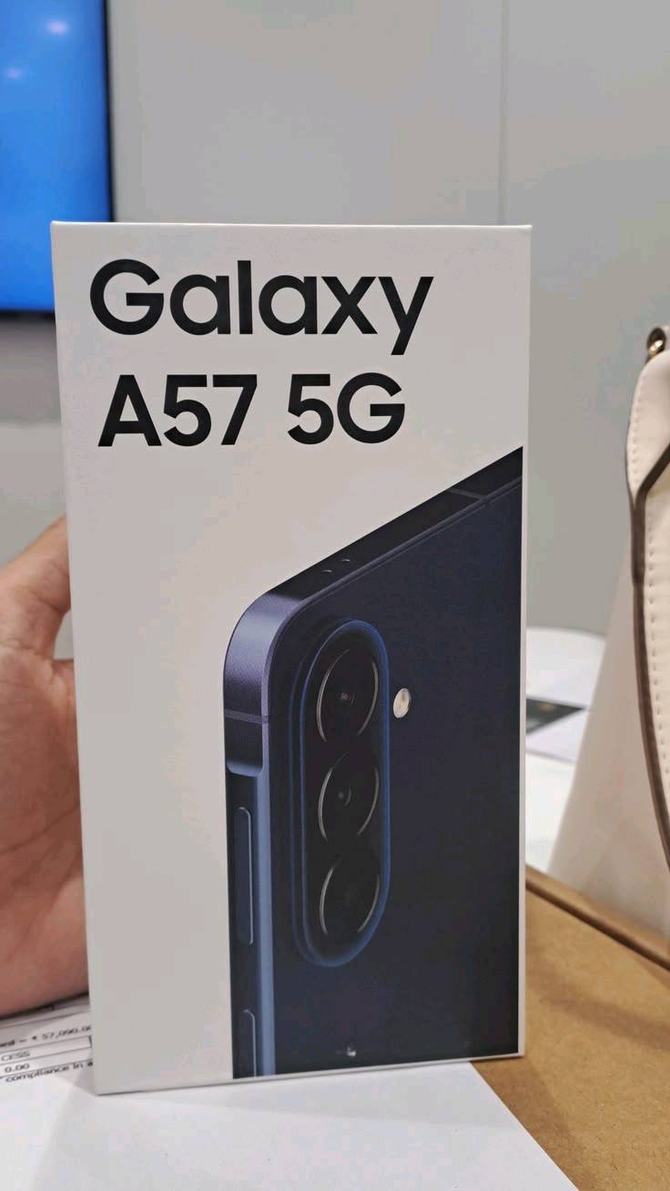 سلام عليكم 5G Samsung/A57
ذاكره 256 بطاريه 5000 
شرحتين عشوائيه 8 
يدعم الشحن 45 واط 
الشاشه سوبر امولد بصمه في الشاشه الجهاز راقي واستعمال
سعره 550 قفل من الاخير  لا تعاملني رجائآ مكاني بغداد العبيدي وتساب او تصال ***********