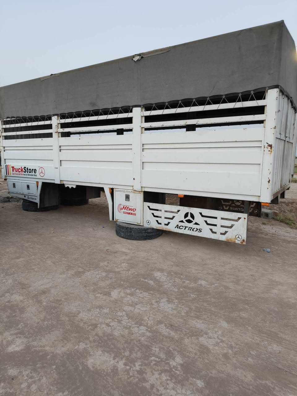 سلام عليكم بدي للبيع طول7و55 والعرض 2و60 والارتفاع 2و60
بدي جديد ***********
