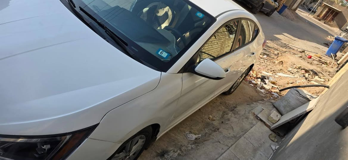 النترا 2020 وارد أمريكي رقم ميسان انكليزي ماشيه ٨٣ ميل مكينه 2000 دوش كير ومكينه كفاله وصور الضرر مرفقه مع الصور 
معوقين بعد ١٠ أشهر وتصير حره 
مكان السياره حي المعلمين الجديد
السعر 128
للاستفسار ***********
الشراي يتصل لان اني مكلف بالنشر
