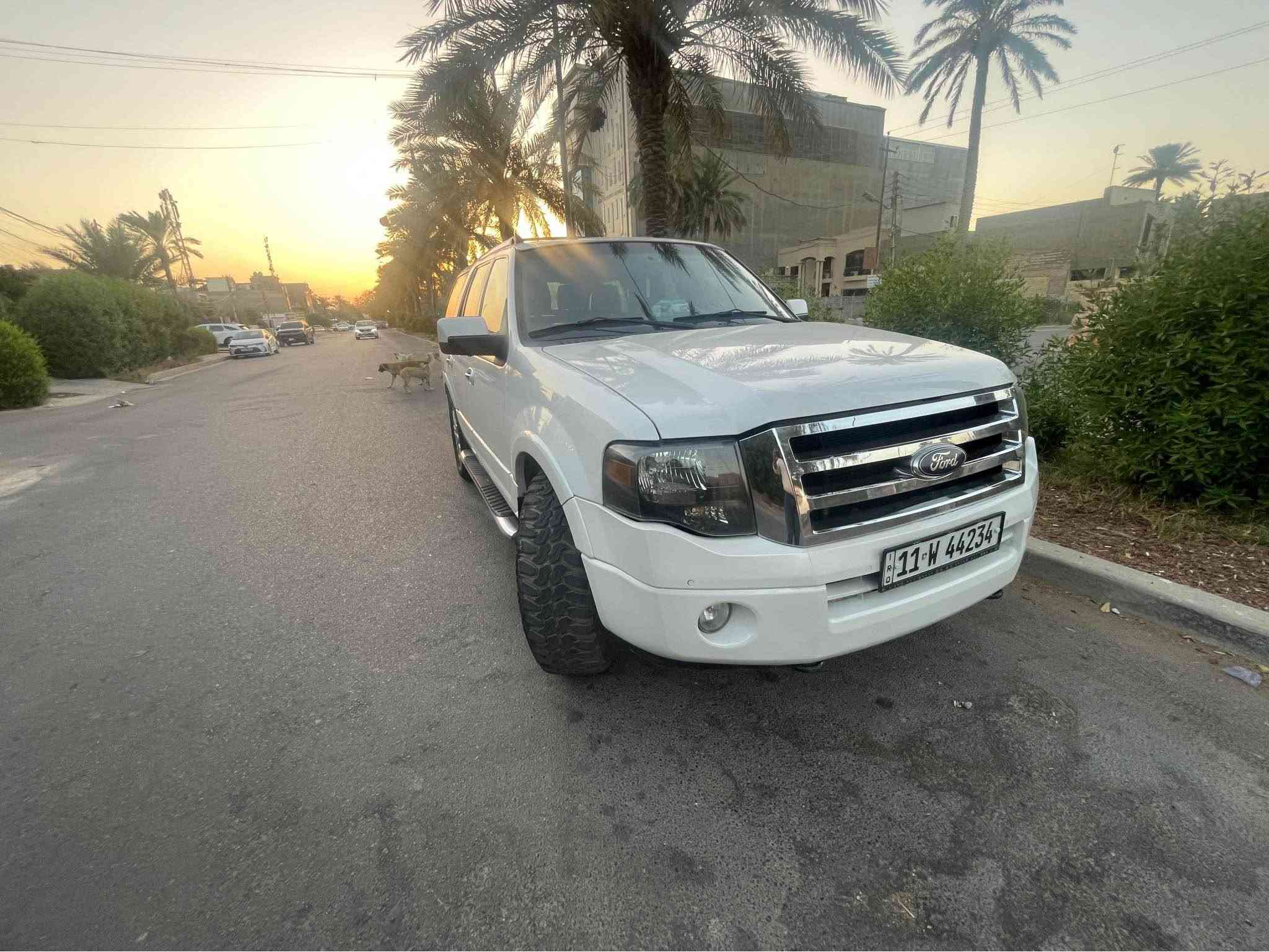 فورد إكسبيدشن 2012 LIMITED خليجي مكفولة وكالة نيفا
فول مواصفات 1/1 
محرك V8 حجم 5.4 لتر 8 سلندر
داخل اسود 
2 سويج اصلي شركة موجود مع نسخه ثالثة قابلة للطي
كفالة عامة من الصبغ و التبديل والفتح ماعدا الدعاميات مصبوغة
السيارة كلش حلوة وجديدة
كود باب
سلايد روف
فور ويل
حساسات امامي خلفي
مري جانبية قابلة للطي
دوسات البانزين والبريك كهرباء
صندوق كهرباء
شاشة اندرويد
كشنات جلد
كشنات تدفئة وتبريد
كشنات خزن
كشن خلفي كهرباء
تبريد مركزي
تحكم امامي خلفي بالتبريد والصوت
شاشات خلفية بالكشنات
انارة ترحيب
وبعد بيه هوايه مواصفات 
السنوية باسمي
السعر 158 ورقة
العنوان بغداد السيدية
للاستفسار الاتصال على *********** بغداد, العراق
