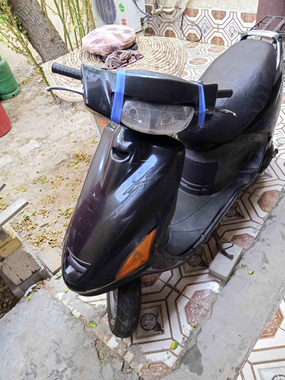 دراجه فراشه للبيع السعر 300 وبيها مجال العنوان منطقه القبله ***********
