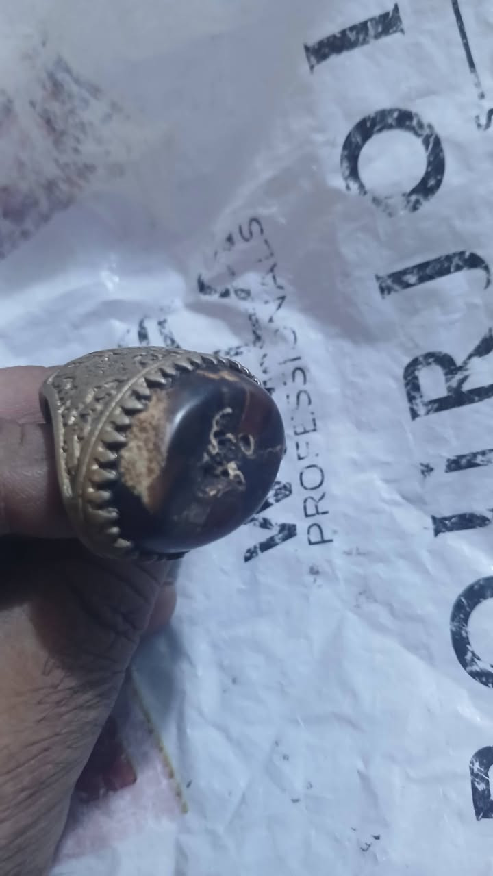محابس نحاس واحجار كريمه اصليه سعر المحبس ٧ الاف  والحجر على خمسه تجي اشوفهن بعينك  ماعندي توصيل مكاني البلديات *********** موجود واتساب
