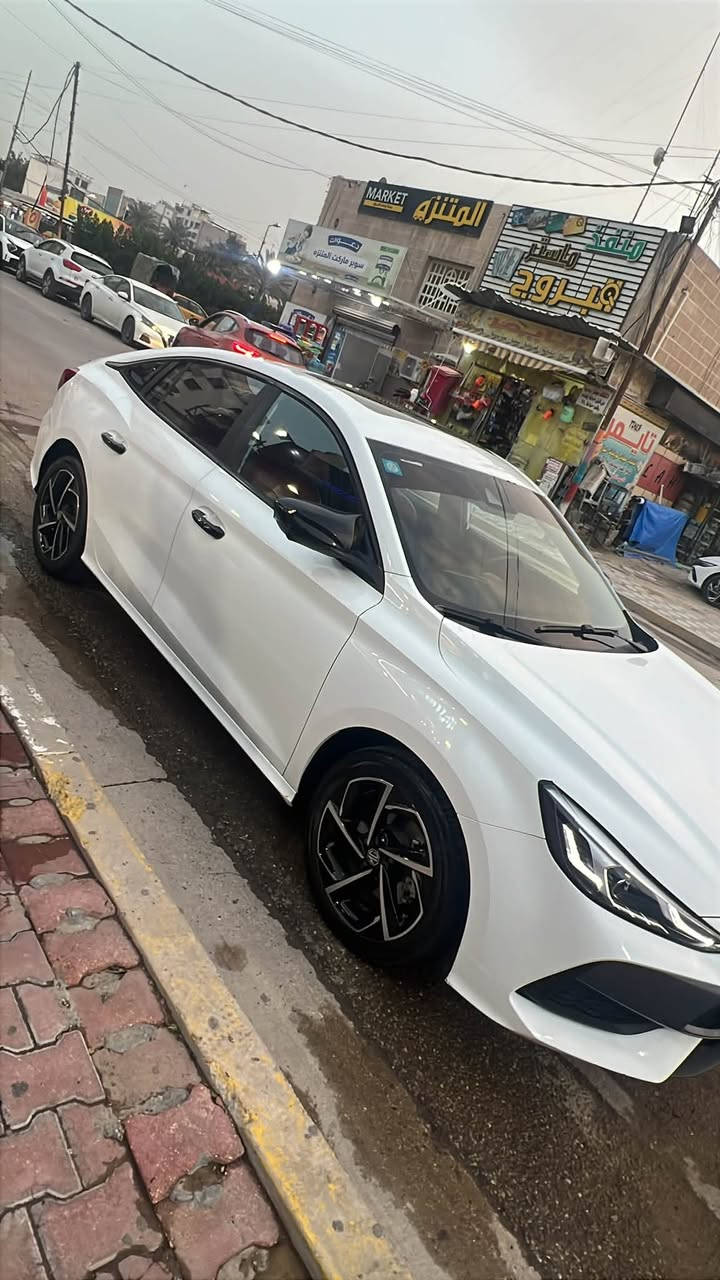 السلام عليكم
MG GT 2023 LUX
فول مواصفات ماشية ٧٩ الف السيارة كاملة فقط بيها شخط بالبنيد وشخط بالجاملغ الايسر وبالدوسة مال سايق 
السيارة تحت الضمان وكل الصيانات كاملة مواصفات الفول معروفة رادار امامي ومري شفط وحساس خلفي كامرات ٣٦٠ وفتحة سقف شاشة ديجتال مانع انزلاق وتحديد مسار واغلب المواصفات بيها 
السعر ١١٠ وبيها مجال 
العنوان بغداد زيونة 
***********
