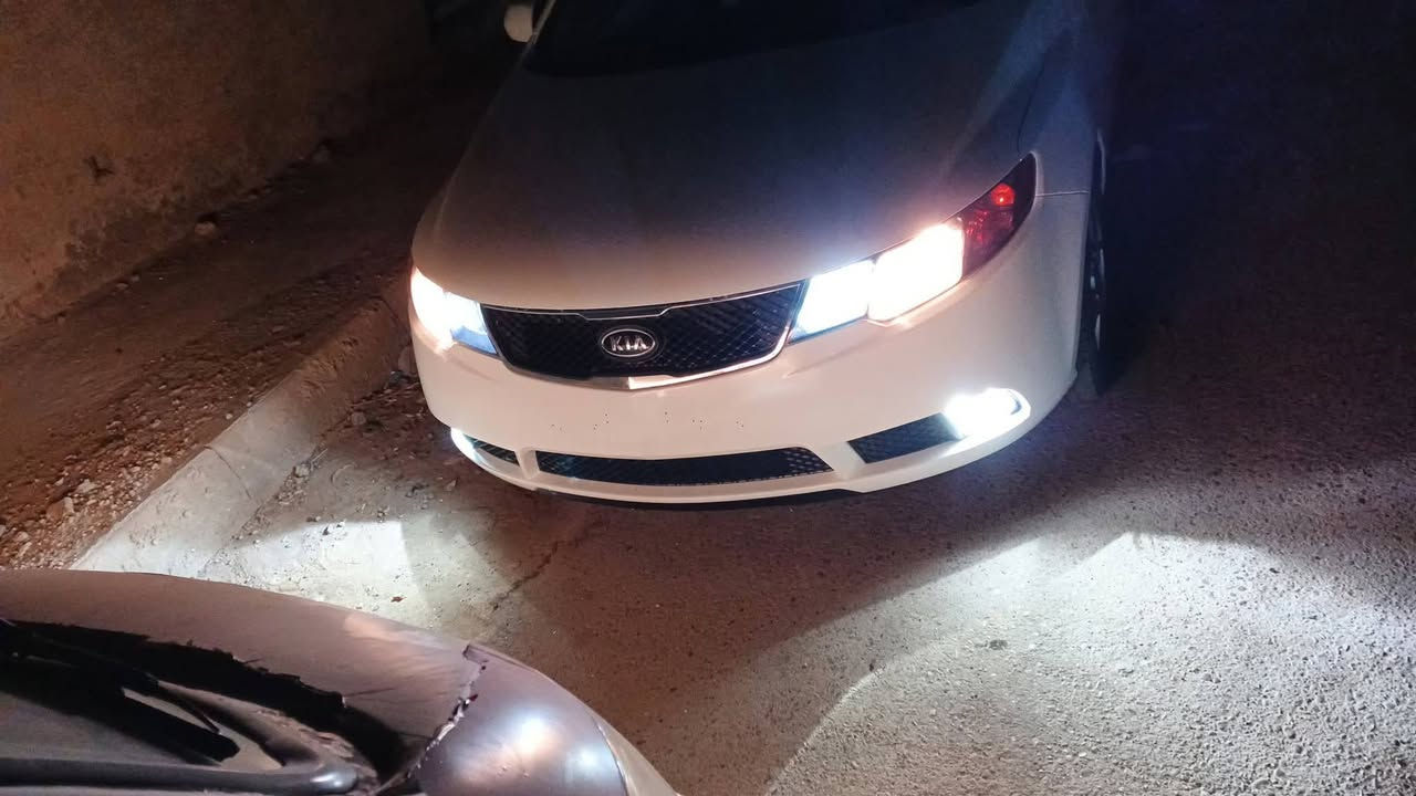 🖤﷽🖤
للبيع كيا فورتي كصه جنطه
(جـاهزه كيرمكينه تبريد.)
السياره مـتومه  شمالي نكليزي وجاهزة من جميع نواحي
السعـر 42$وبيه مجال حك الجيه 
للاستفسار ***********مكان السيارة بغداد.
