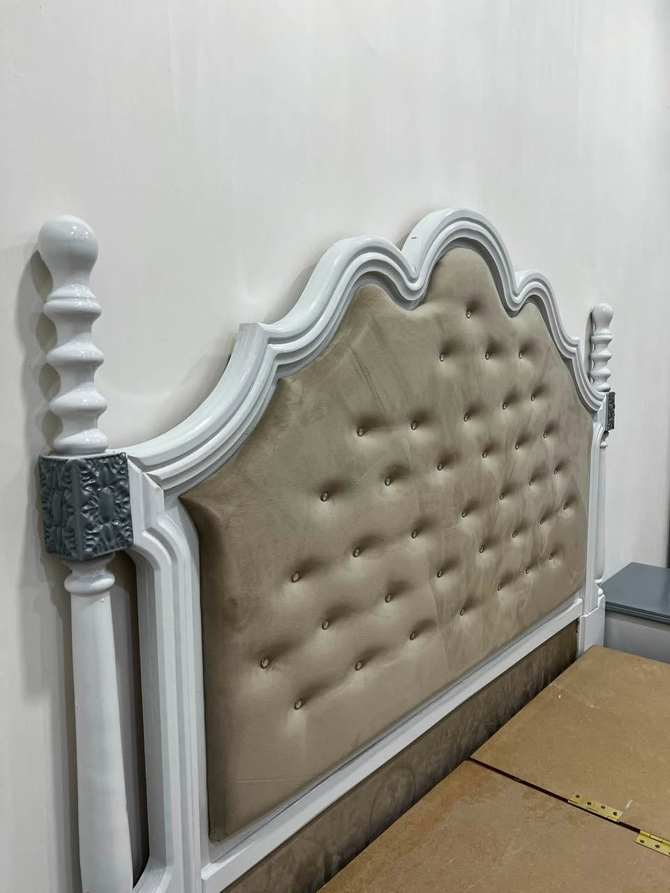 غرف نوم 
تزكام عراقي 🪚 
اصباغ حرارية درجه اولى 
قياسات وتصاميم هندسيه مميزه 
معاكس 5 ملم  داخل وخارج 
دوشمه حياكه يدويه 
توصيل 🚚 جميع المحافضات مع الشد
احجز غرفتك هسه 😍
للاستفسار والطلب المراسله دايگرت 
او على الرقم التالي واتساب ايضا
***********
