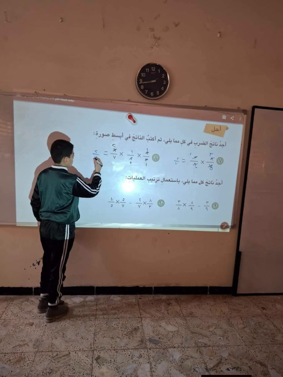 🔥 عرض #داتاشو🔥 بسعر ٧٥ ألف دينار   🔥 
🔥🔥هدية ستان منضدي مع الداتا شو 🔥🔥
يربط مع الهاتف بدون انترنت لايحتاج الى تعتيم  😍🔥
((سارع بالطلب قبل نفاد الكمية. لشهر واحد فقط ))
(((ضمان في الجهاز فحص واستبدال معجبك ترجعة )))💪🔥
🎬 حوّل غرفتك إلى سينما منزلية فخمة بتقنيات حديثة . 
 مع ماركة izeeker ipl320 
استمتع بتجربة عرض خرافية وعيش الأجواء السينمائية .
جهاز مصمم للبيت والمدرسة والمعاهد والرسامين والمحلات التجارية . 
✨ المواصفات :-
✅ الدقة FHD + 1920*1080 واضح بالضوء بدون تعتيم 
✅ Wi-Fi 6 لبث أسرع وثابت بدون تقطيع 
✅ Bluetooth 5.2 لتوصيل السماعات
✅ قوة إضاءة 16000 لومن – صورة واضحة لايحتاج الى تعتيم 
✅ عمر عدسة يصل إلى 50,000 ساعة – عمر عدسة طويل لسنوات 
✅ صوت strio  محيطي بتقنية Hifi سبيكرات داخلية عدد 2،
✅ تصميم صغير وسهل الحمل مع جنطة أنيقة
✅ يربط مع الهاتف الاندرويد والايفون لاسلكي عن طريق المشاركة الاسلكية . بدون انترنت 
☑️يربط مع الهاتف الايفون عن طريق كيبل ايظا خاصية نادرة في الأجهزة 
☑️ منافذ متعددة مثل USB ،AV,Microphone,HDMI . 
☑️ خاصية التعديل وخاصية التكبير والتصغير يحتوي على تغير في مسارات العرض يوفر بيئات مختلفة بيئة التدريس وبيئة مشاهدة الأفلام والمباريات والمسلسلات 🥰 
☑️ ستان ثلاثي منضدي مع الجهاز. مع رمونت تحكم وكيبلات وجنطة وكتلوك وعدة تنظيف  .
☑️ الجهاز جديد وكالة ألمانية .
صور الجهاز وتجارب الزبائن بالتعليقات 
 الكمية محدودة – احجز الان ولا تفوت هذا العرض .
للحجز والاستفسار مراسلة الصفحة 
 السعر ٧٥ الف
توصيل بغداد ومحافظات ٥ الف 
واتساب ***********
توصيل بغداد ومحافظات متوفر 
 #بغداد #البصرة #الموصل 
#داتاشو #كركوك #ديالى #بابل #ميسان #ترند #لايك #لايكات #فلو #لايك #ترند #مدارس #الازرق_ماركت #مدارس #تعليم #داتاشو_سمارت @إشارة
